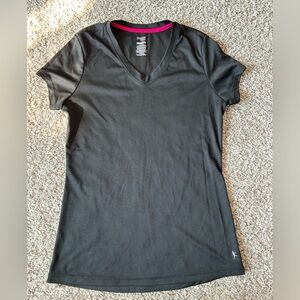 Danskin Now dri-more loose fitting workout shirt size M (8-10) in black